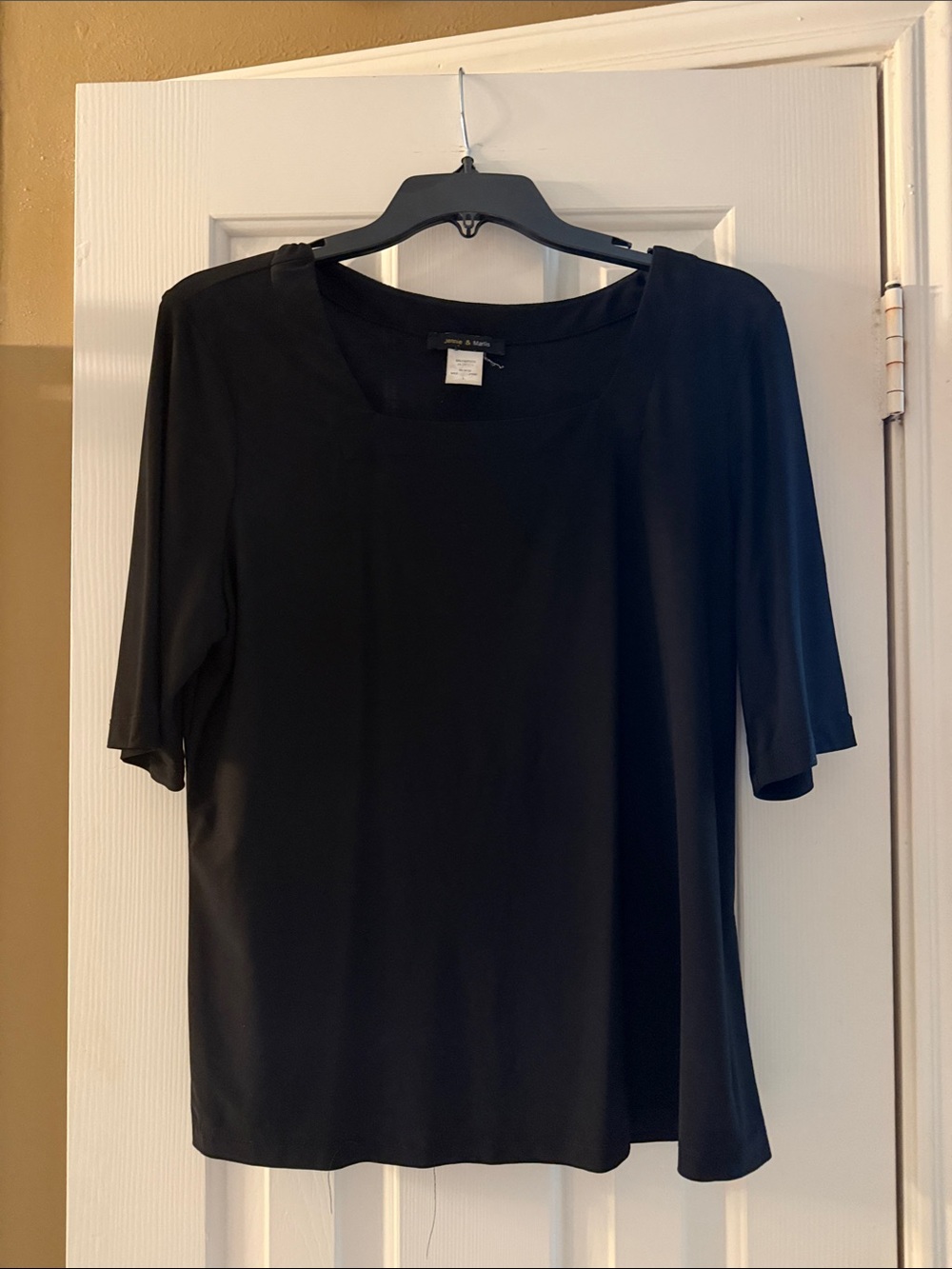 Jennie & Marlis Black Short-Sleeve Scoop Neck Tee